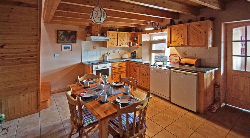 Photo of 2 Bed in Cahedaniel