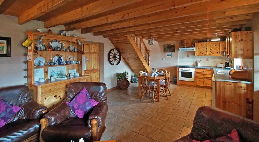 Photo of 2 Bed in Cahedaniel