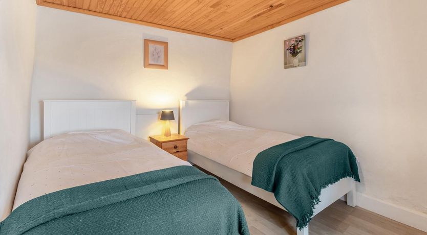 Photo of 3 Bed in Roundstone