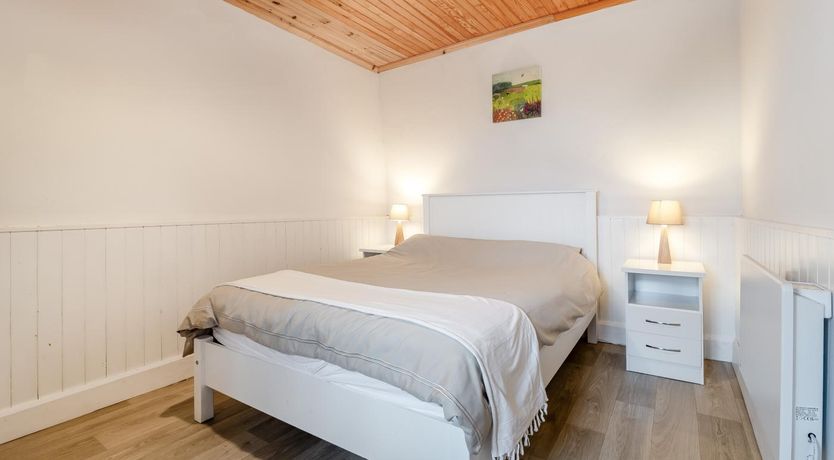 Photo of 3 Bed in Roundstone
