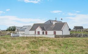 Photo of 3 Bed in Roundstone