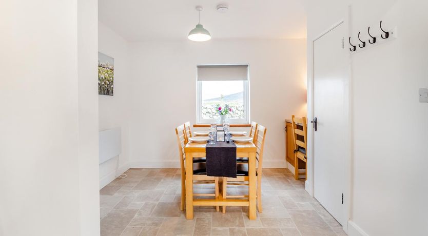 Photo of 3 Bed in Roundstone