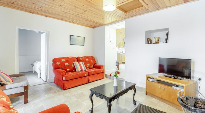 Photo of 3 Bed in Roundstone