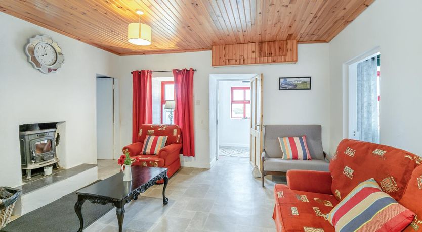 Photo of 3 Bed in Roundstone