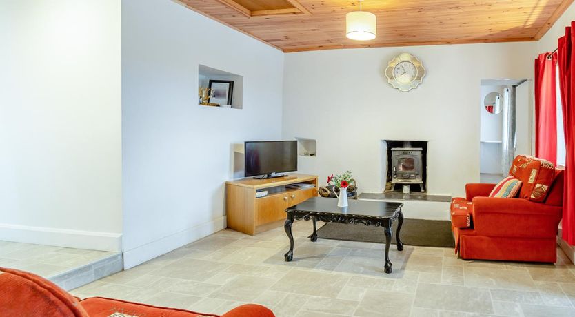 Photo of 3 Bed in Roundstone