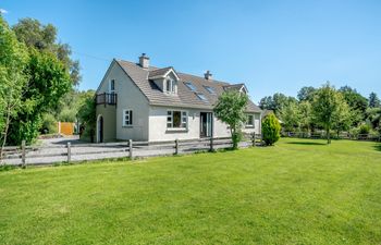 5 Bed in Oughterard Holiday Home