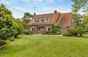 4 Bed in Holt Holiday Home