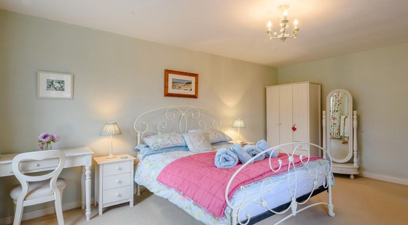 Photo of 2 Bed in Holt