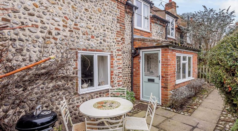 Photo of 2 Bed in Holt
