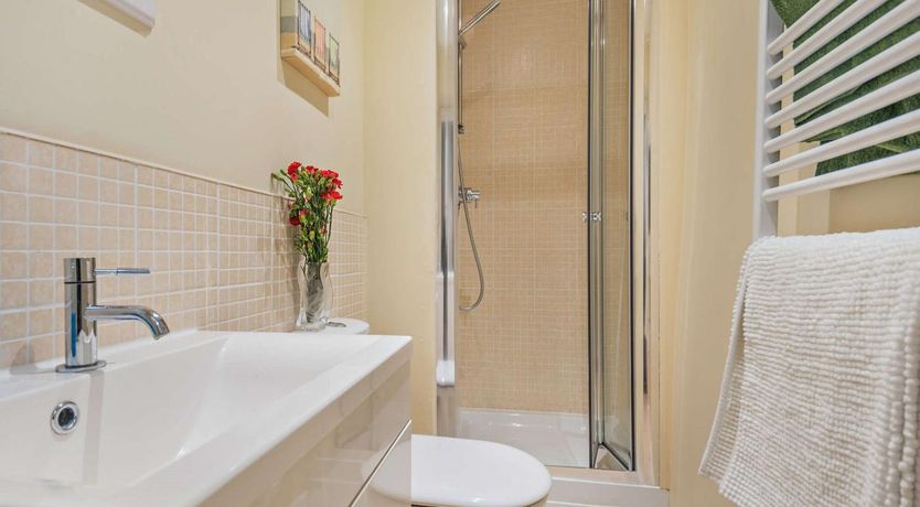 Photo of 2 Bed in Holt