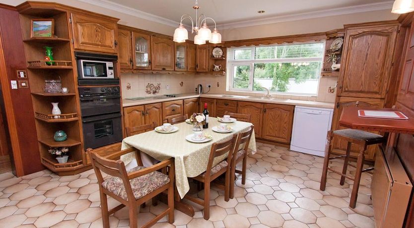 Photo of 4 Bed in Clonbur