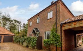 Photo of in Burnham Deepdale (KT113)