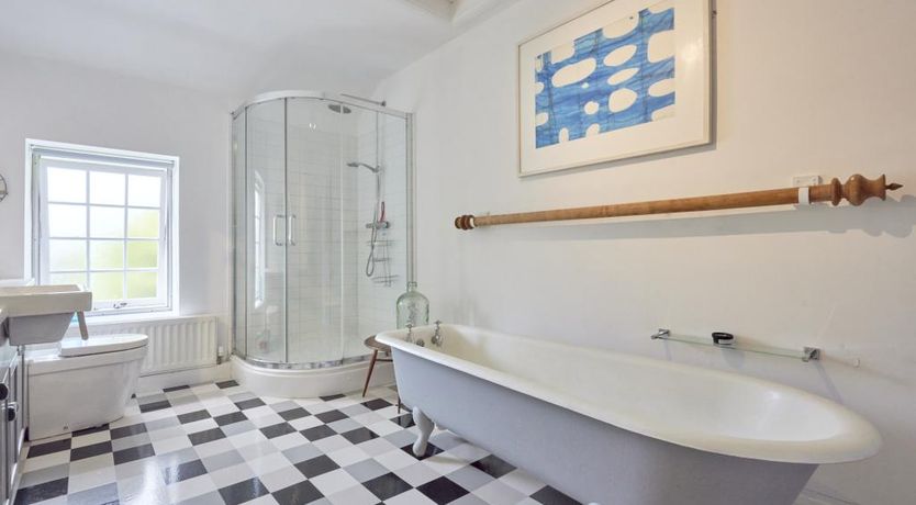 Photo of 4 Bed in Applethwaite