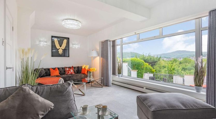 Photo of 3 Bed in Deganwy