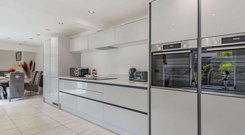 Photo of 3 Bed in Deganwy