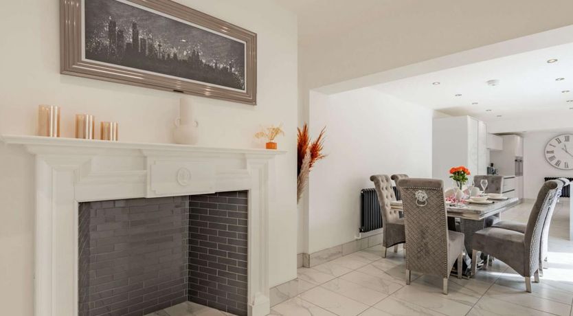 Photo of 3 Bed in Deganwy