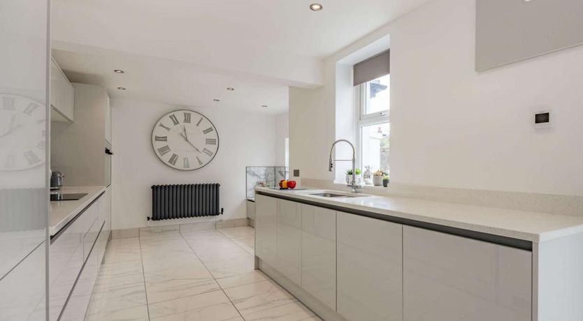 Photo of 3 Bed in Deganwy