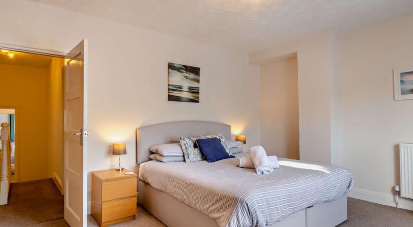 Photo of 4 Bed in Weymouth