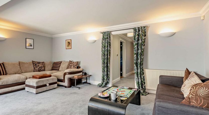 Photo of 4 Bed in Swanage