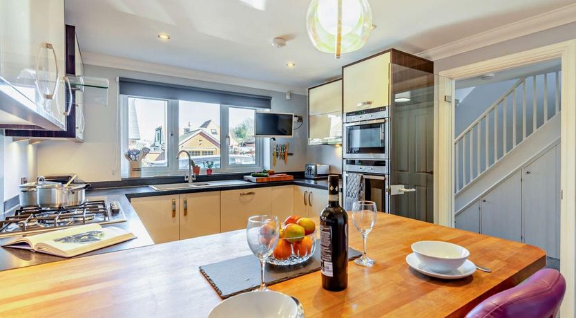 Photo of 4 Bed in Swanage