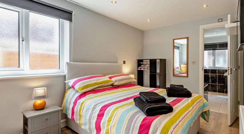 Photo of 4 Bed in Swanage