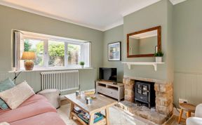 Photo of in Burton Bradstock (93076)