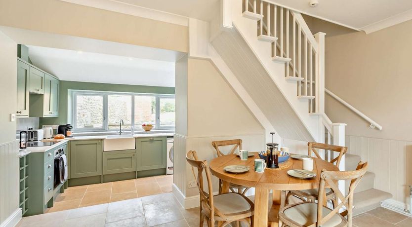 Photo of 2 Bed in Burton Bradstock