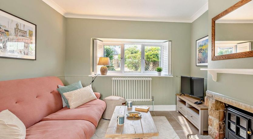 Photo of 2 Bed in Burton Bradstock