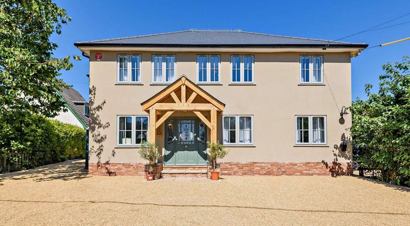 Photo of 5 Bed in Lymington