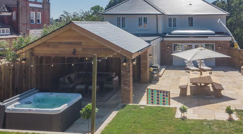 Photo of 5 Bed in Lymington