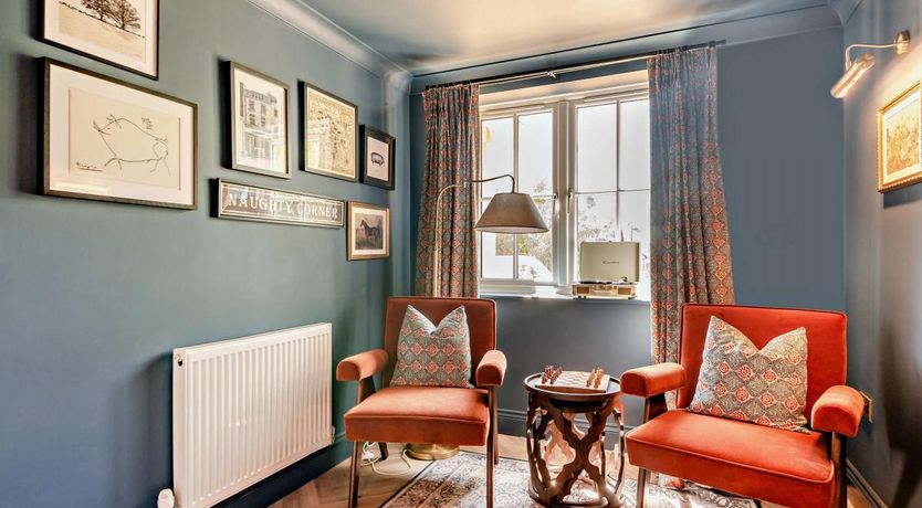 Photo of 5 Bed in Lymington