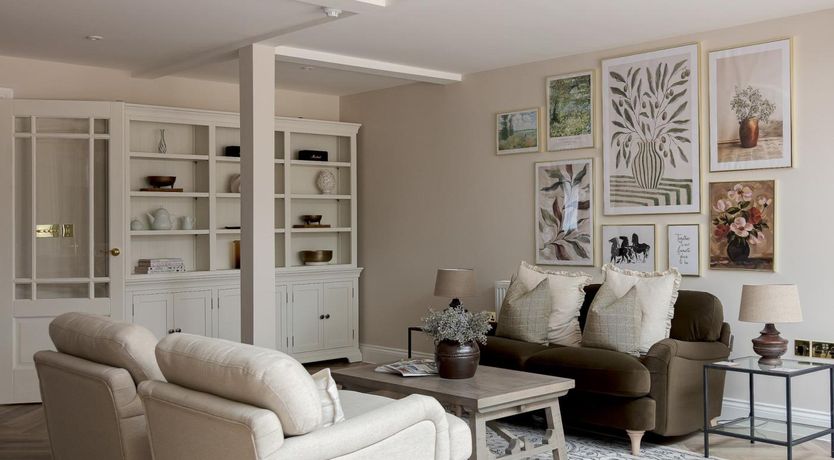 Photo of 5 Bed in Lymington