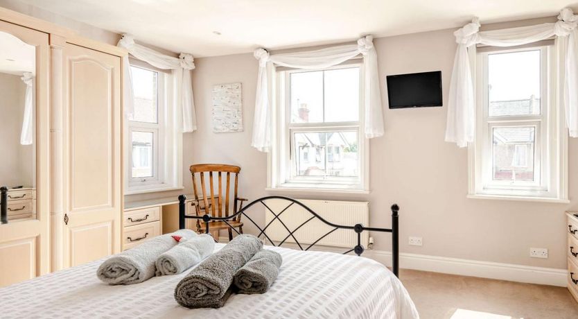 Photo of 4 Bed in Swanage