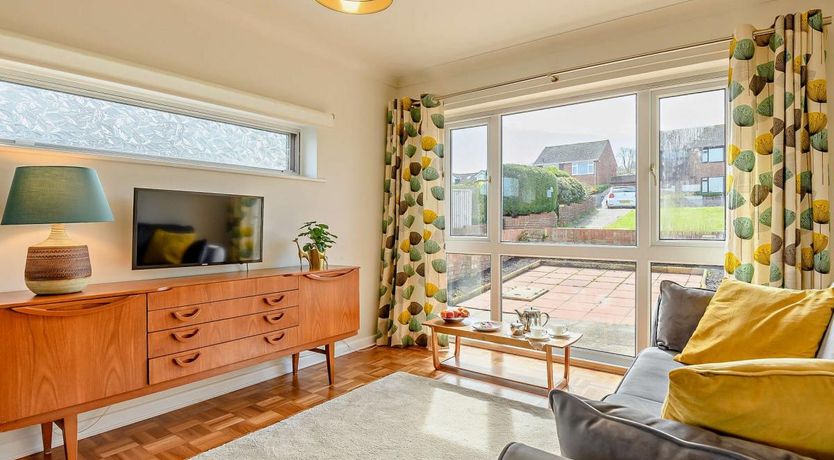 Photo of 3 Bed in Swanage