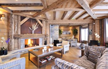 Le Jhana Holiday Home