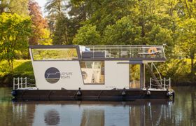 Photo of floating-home-hausboot-in-mettlach-hafen