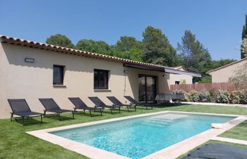 Lou Pantaia Holiday Home