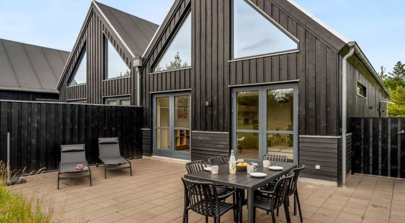 Photo of "Anelle" - 2.5km from the sea