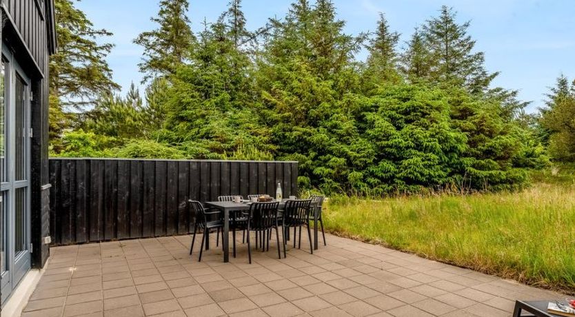 Photo of "Anelle" - 2.5km from the sea