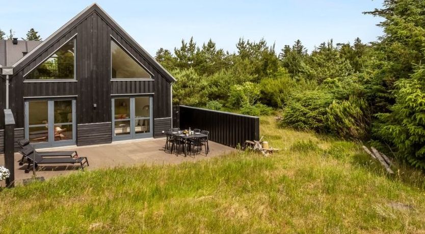 Photo of "Anelle" - 2.5km from the sea