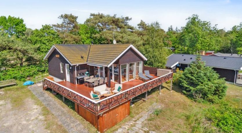 Photo of "Mariam" - 100m from the sea