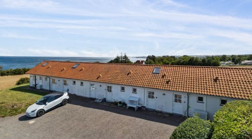 Photo of "Mia" - 200m from the sea