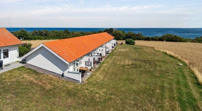 Photo of "Mia" - 200m from the sea