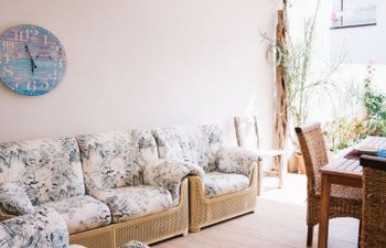 Levante Apartment 2 Holiday Home