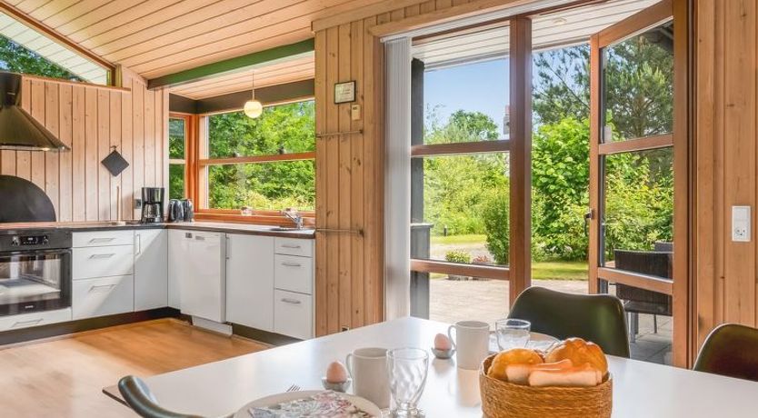 Photo of "Rosaline" - 500m from the sea