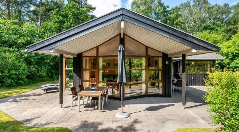 Photo of "Rosaline" - 500m from the sea