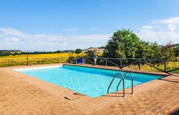 Caggiolo Holiday Home