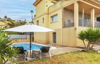 Melina Holiday Home