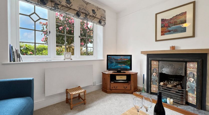 Photo of 6 The Poplars, Hawkcombe