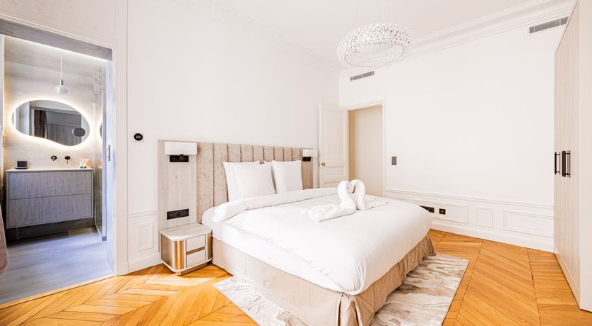 Photo of Élysées Lights